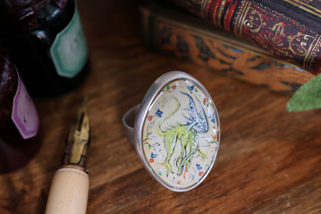 Bague dragon médiéval - artisanale - peinte à la main - laiton argenté