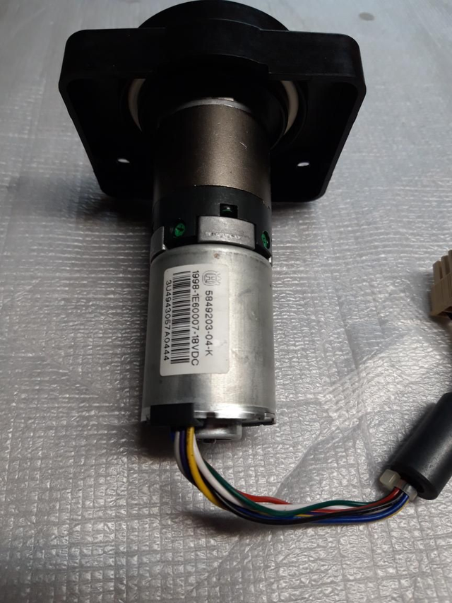 Moteur de roue pour tondeuse robot