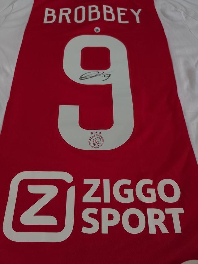 Gesigneerd Ajax-shirt – Brian Brobbey