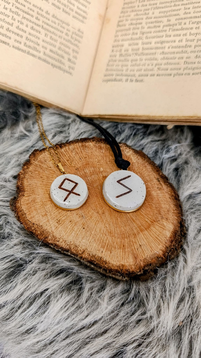 ELDDÍS - Pendentif acier inox doré