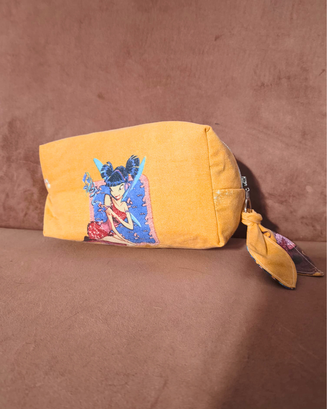 ✨ Trousse matelassée upcyclée – Édition Winx (Bloom & Musa) ✨