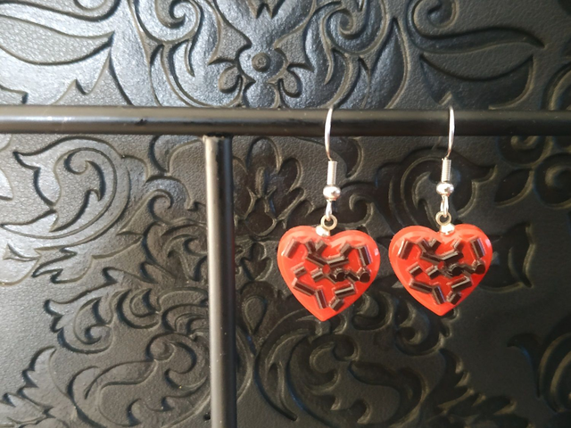 Boucles d'oreilles cœur rouge et noir