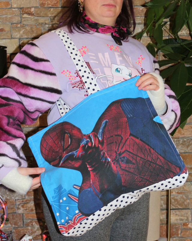 🕷️ Sac Cabas Upcyclé – Modèle Unique « Spider-Man »