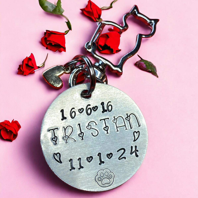 Pet memorial keyring style piece 