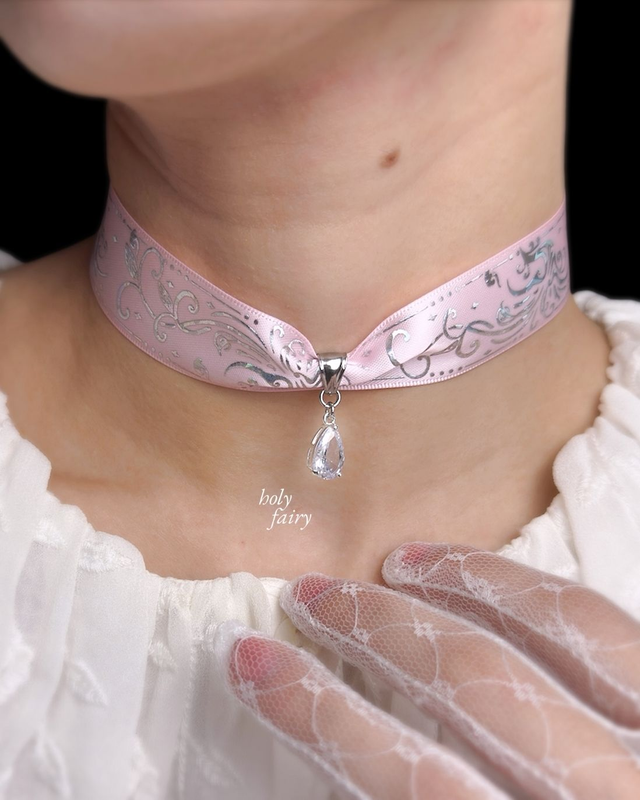 "Swan Lake" Silver Ribbon Choker