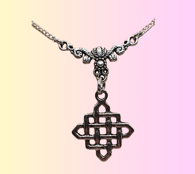 A Collier Carré Celtique Collection DéliCat