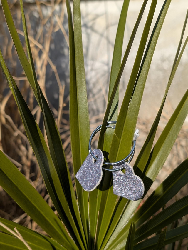 Créoles clips plaquettes coeur parme et noire 