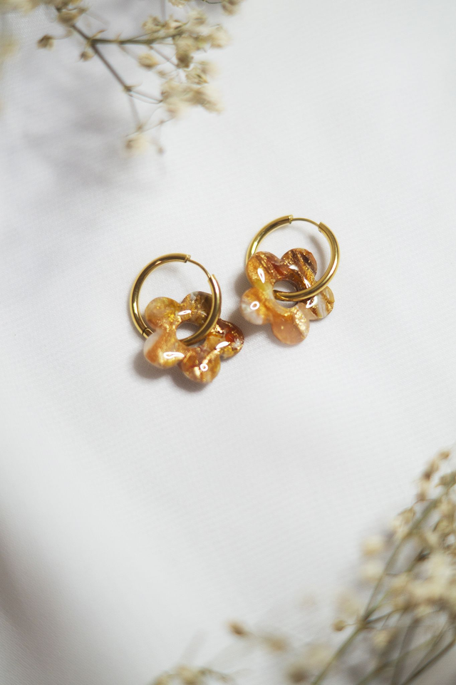 Coloris marron glacé - Boucles Fleur  