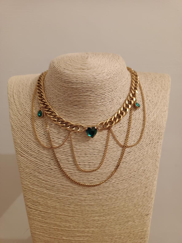 Collier chaînes et pierres vertes