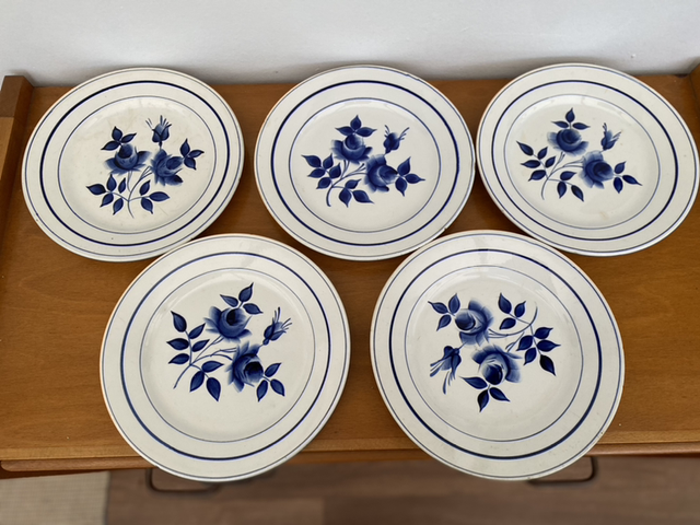 Assiettes anciennes à fleurs bleues 368B ML