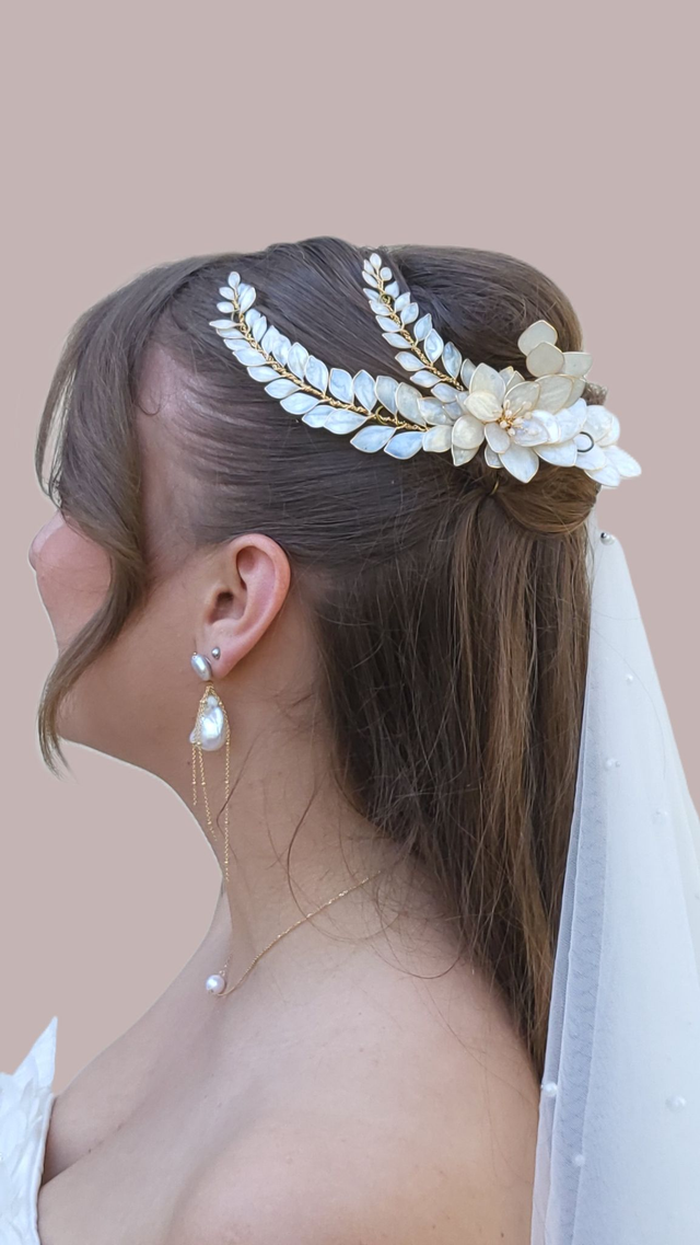 Duo d'accessoires mariage en résine "COLLECTION FREYJA" Vigne de cheveux et sa Boutonnière 