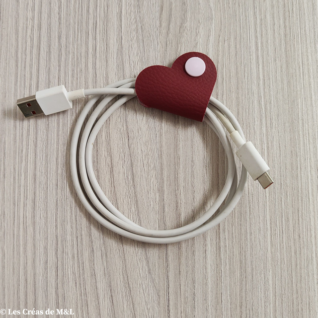 Attache câble COEUR Bordeaux