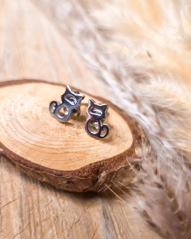 Boucles d'oreilles puces "Chats" - Modèle argenté 