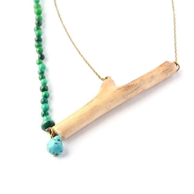 Collier Asymétrique Création Bois Flotté et Goutte de Turquoise - Vert et Turquoise - Pièce Artisanale et Unique