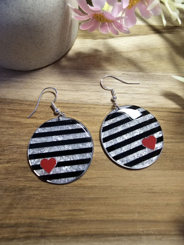 Boucles d'oreilles 30mm Argent -"Un Cœur à la Mer" — L'élégance au rythme des vagues-noir coeur rouge