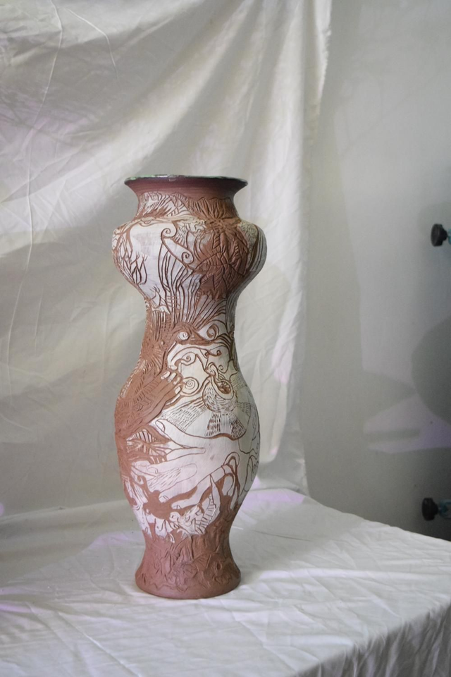 Vase cueillir et offrir des fleurs