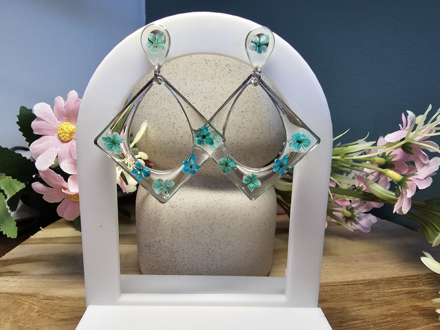 🌿boucles d&#039;oreilles  Larmes de Nature -&quot;Éclosion Intemporelle&quot;– La délicatesse d’une fleur éternelle 🌿