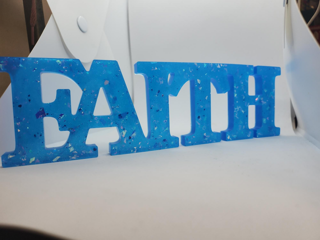 Faith resin sign 