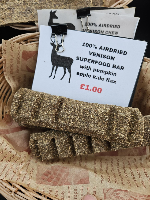 Venison superbar ( Venison, spinach, flaxseed, kale ,pumpkin, apple)