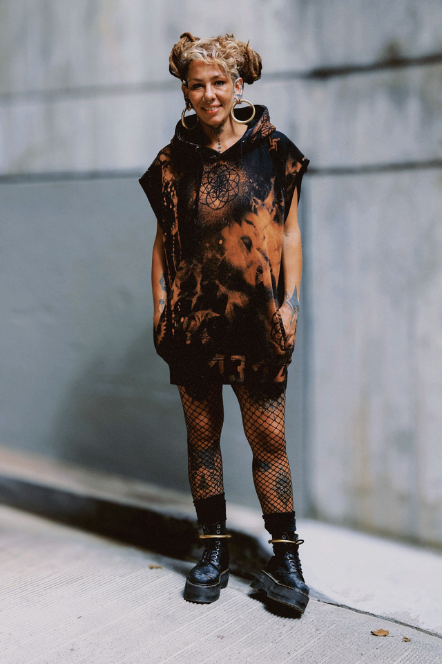 SLEEVE LESS HOODIE 13121 
