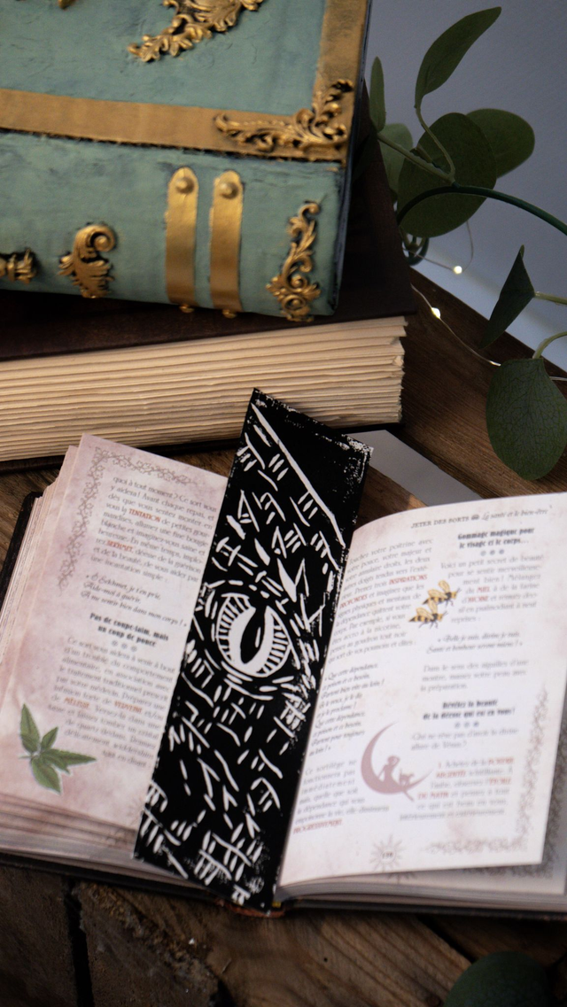 Marque page oeil de dragon [linogravure] 