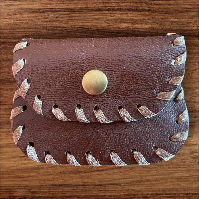 Pochette à chapelet en cuir marron