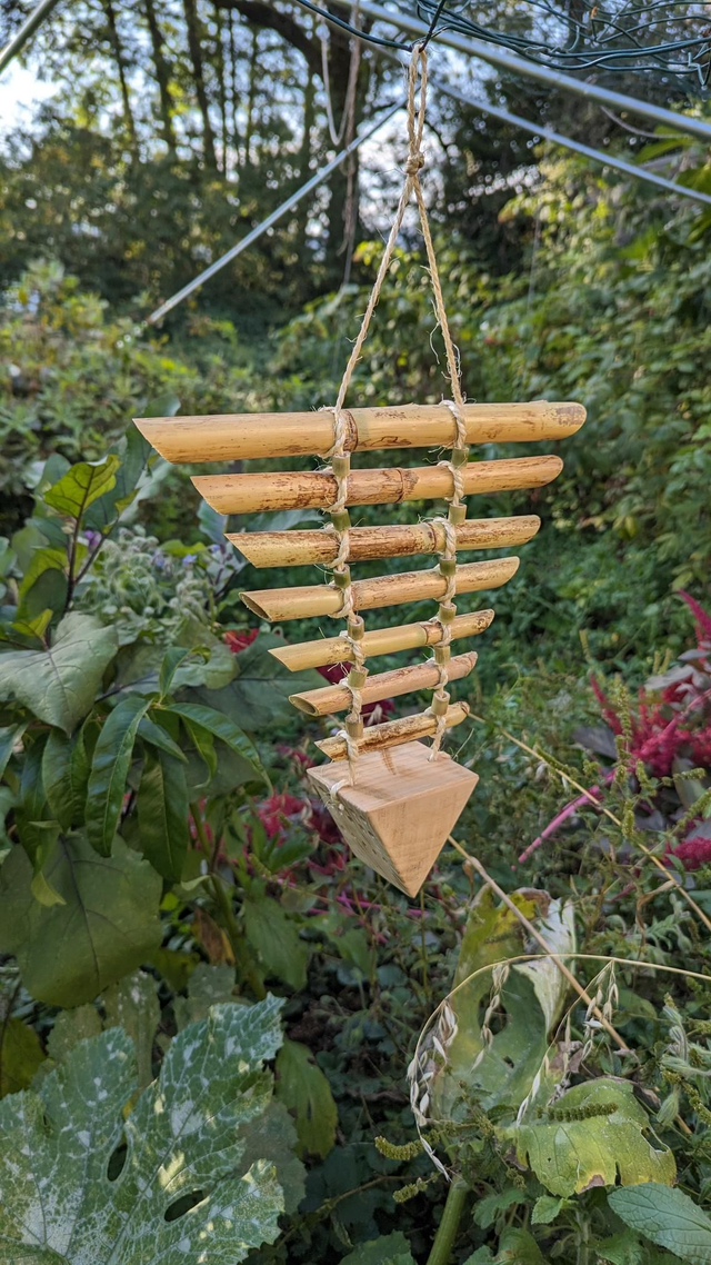Hôtel à insectes - Suspension triangle 