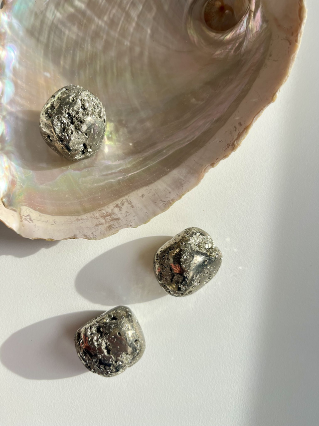 Fullness- Dein Pyrit Trommelstein