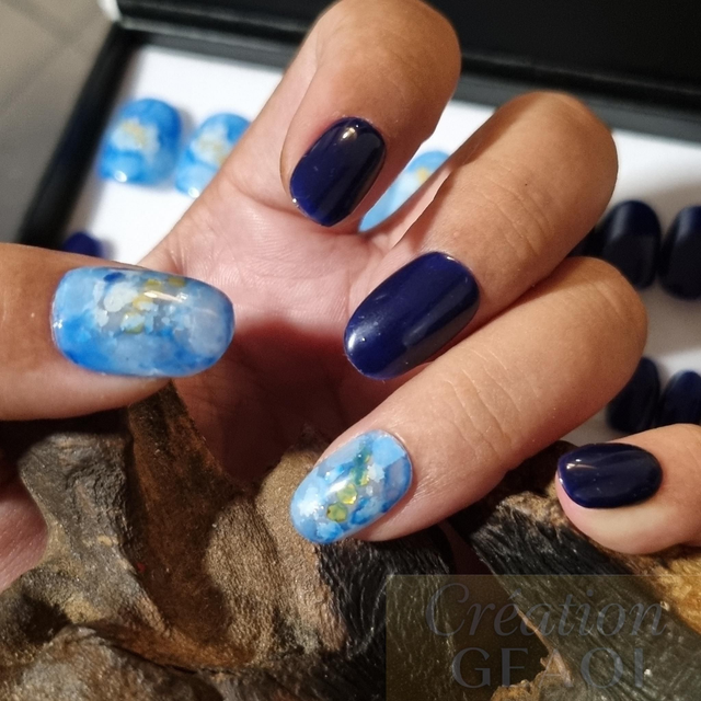 Bleue incrusté little oval S