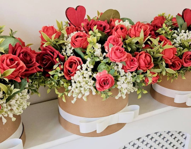 Valentines Bloom Box (Medium)