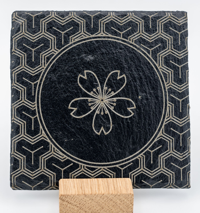 Dessous de verre en ardoise gravée – Bishamon Kikkō, lot de 4