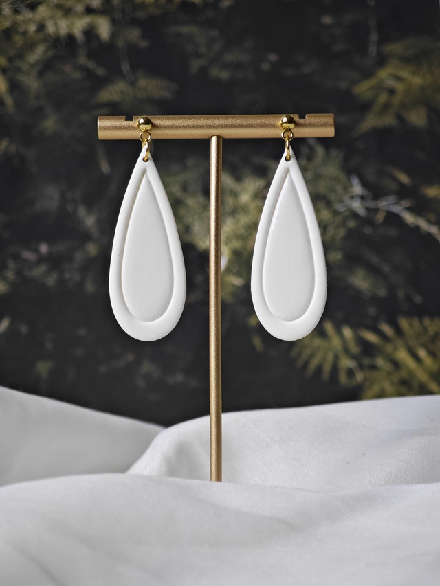 LJFW Kolelcija - Veliki beli uhani kaplja na pozlačeni osnovi 