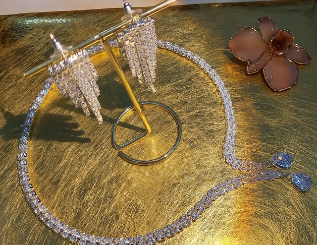 Halskette mit Ohrhänger, Set Nr. 5