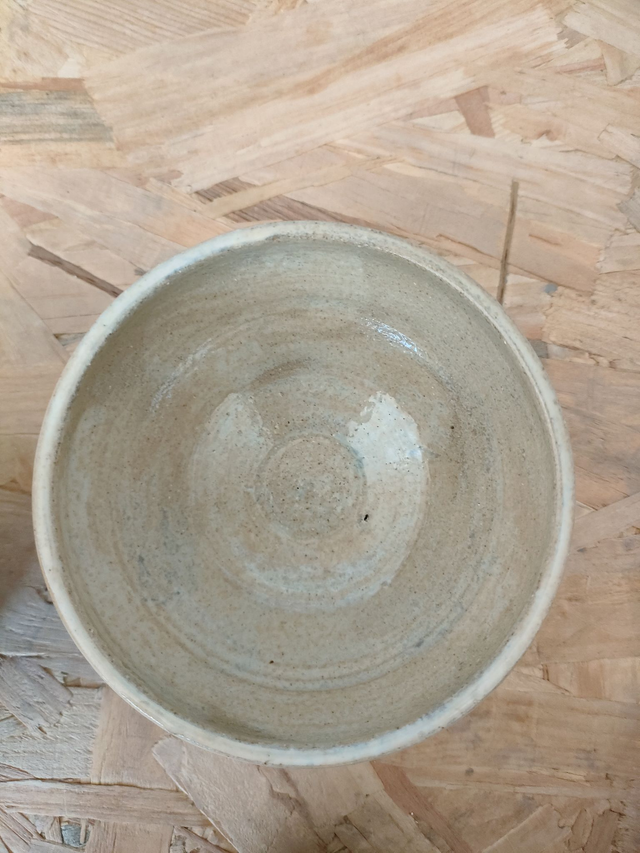 Bols beiges empilables