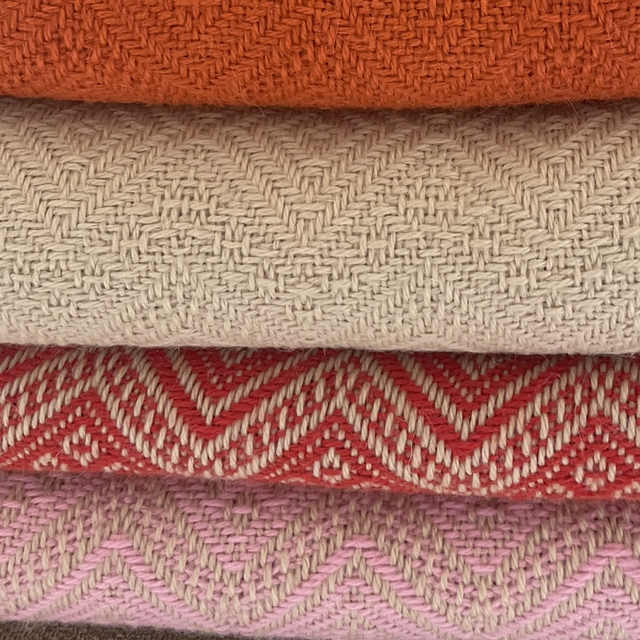 Alpaca deken jacquard motief zalm rose  140 x 180 cm mix alpaca polyester