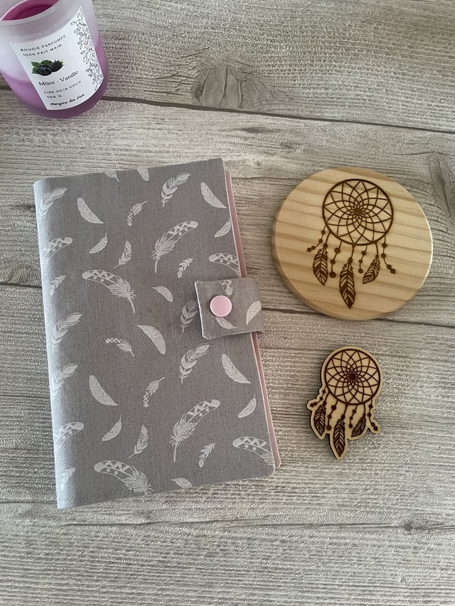 🌙Coffret Lecture "Secret de Lune" – Couvre-livre & Accessoires – Motif Plumes blanches & Attrape-rêves