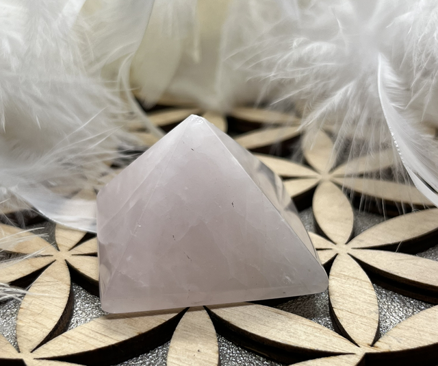 Pyramide Quartz rose 