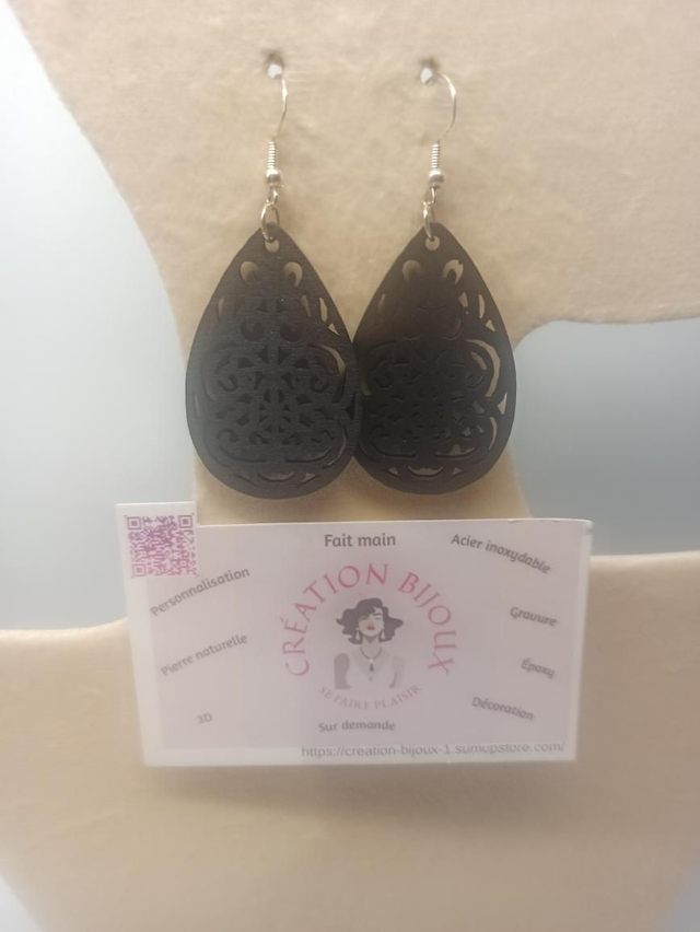 Boucle d'oreille en bois noir