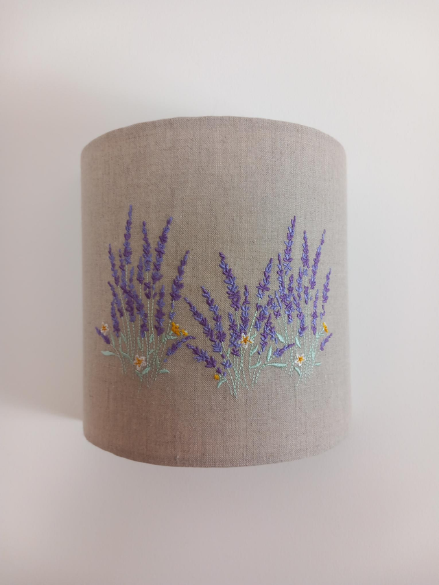 Applique murale lin brodé &quot;Lavande&quot; électrifiée demi-cercle 
