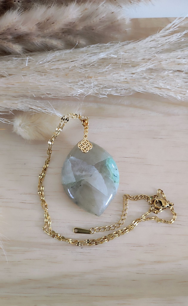 Pendentif Garniérite (Pierre de lune verte)