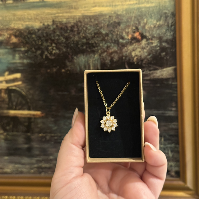 GOLD PLATED FLOWER NECKLACE