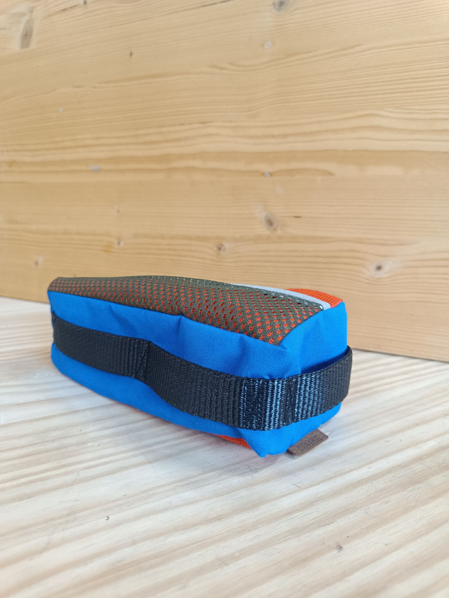 Top Tube 0,6l brodée MONTAGNES