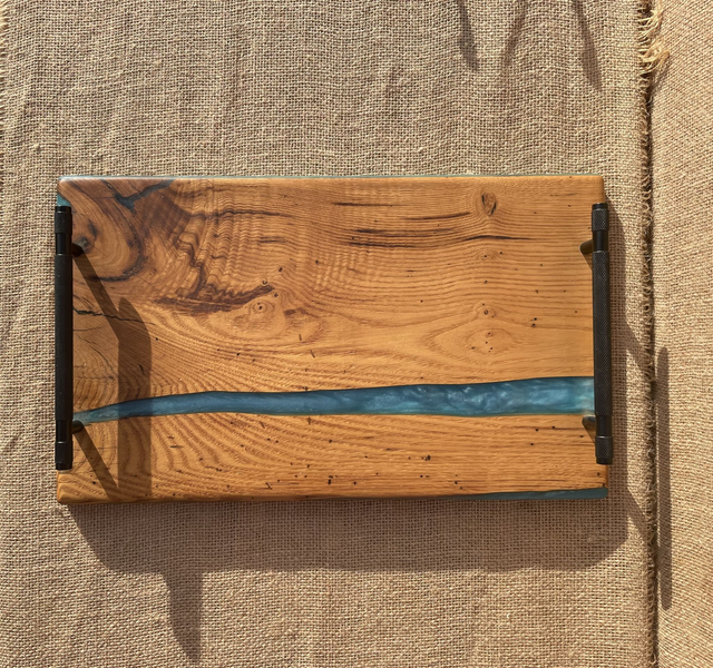 Plateau châtaigner et résine bleu #2