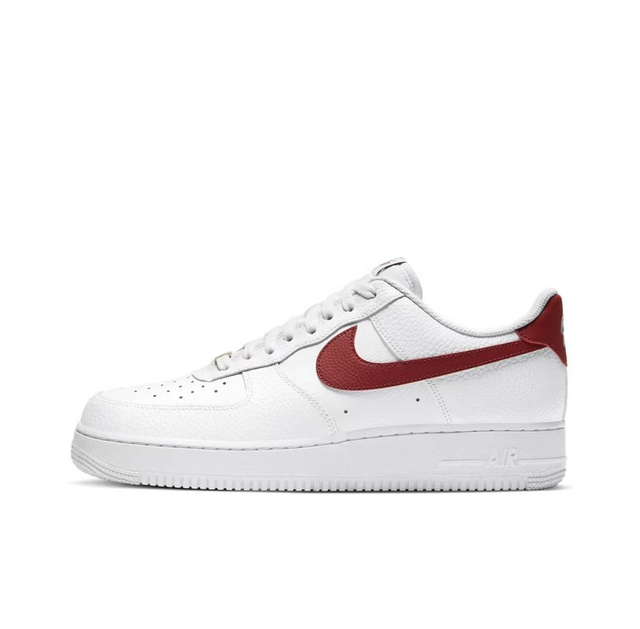 Nike Air Force 1     (Vendu sans la boîte )