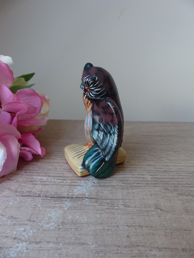 Ancienne figurine hibou savant sur livre peint à la main, Hibou gardien du savoir connaissance, décoration bureau bibliothèque