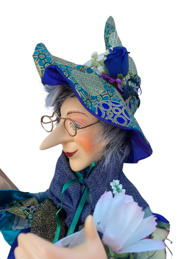 Witches of Pendle Abigail 50 cm