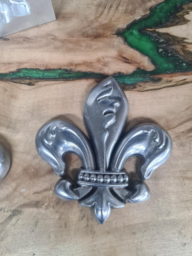 Fancy Fleur-De-Lis 