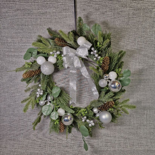 X-Large Artificial Mixed Foliage Christmas Wreath - Silver and White
