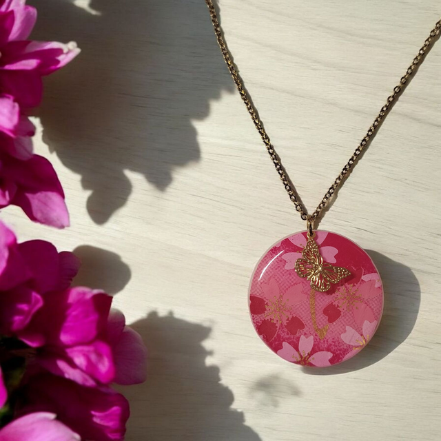 Collier acier inoxydable motifs japonais rose et fuchsia