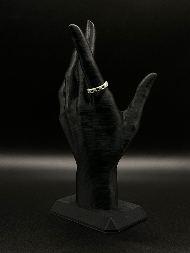 Anel corações vazados